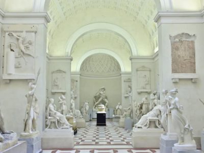 basic sentences in italian museums